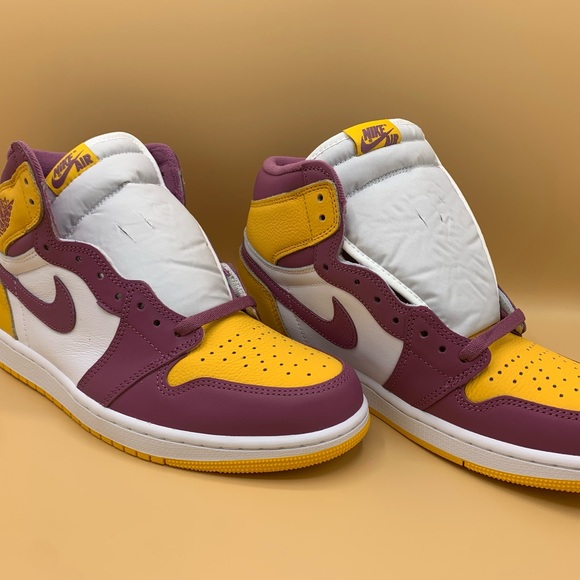 Air Jordan 1 High OG - Brotherhood - Size 9.5 - Picture 2 of 8